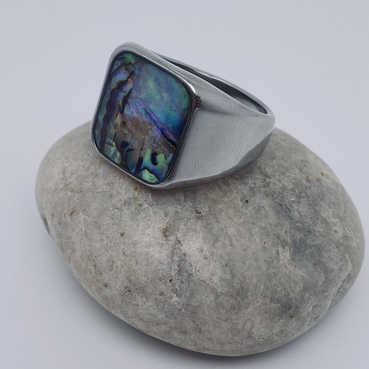 Unisex Shell-inlaid Fashion Stainless Steel Ring