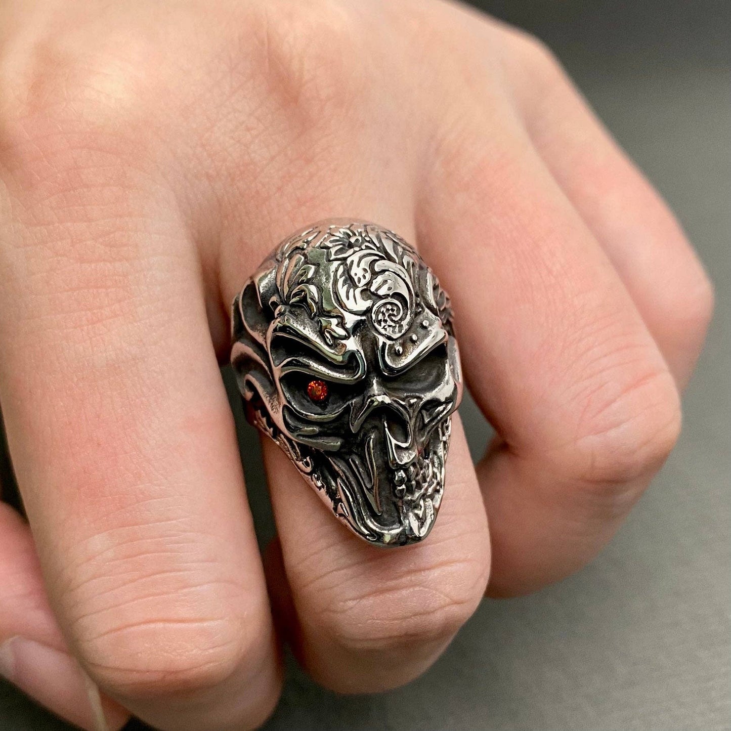 Red Eye Skull Men's Stainless Steel Ring