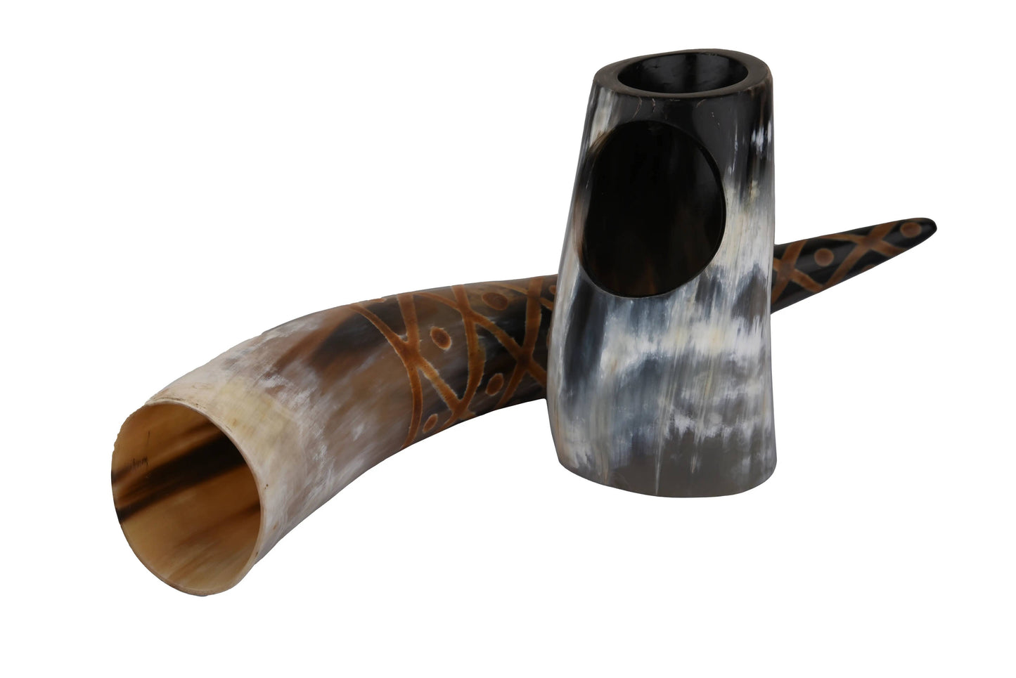 Drinking Horn with Stand - Holds Upto 16 oz, Metallic Finish