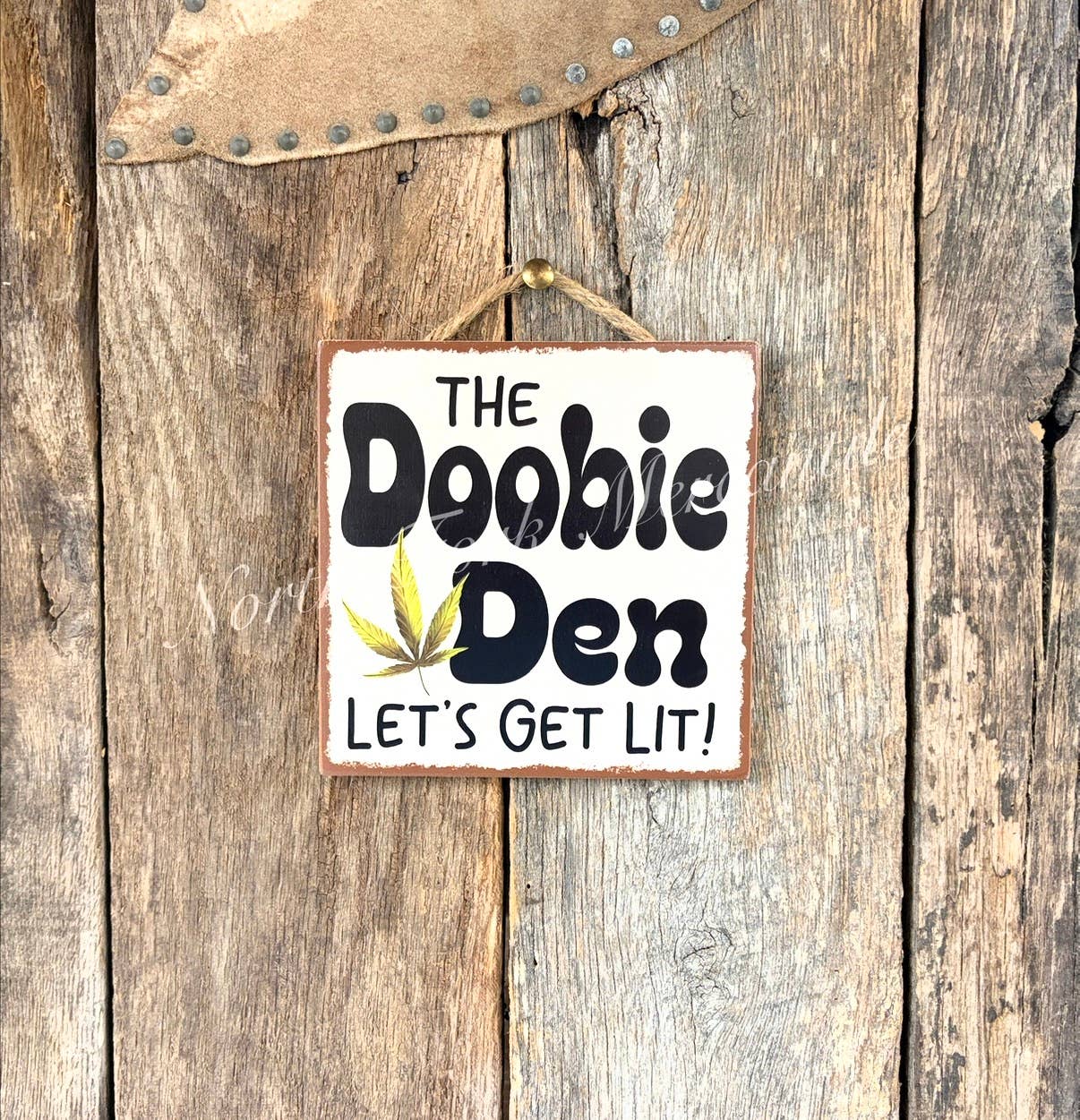 The Doobie Den, Dispensary Decor