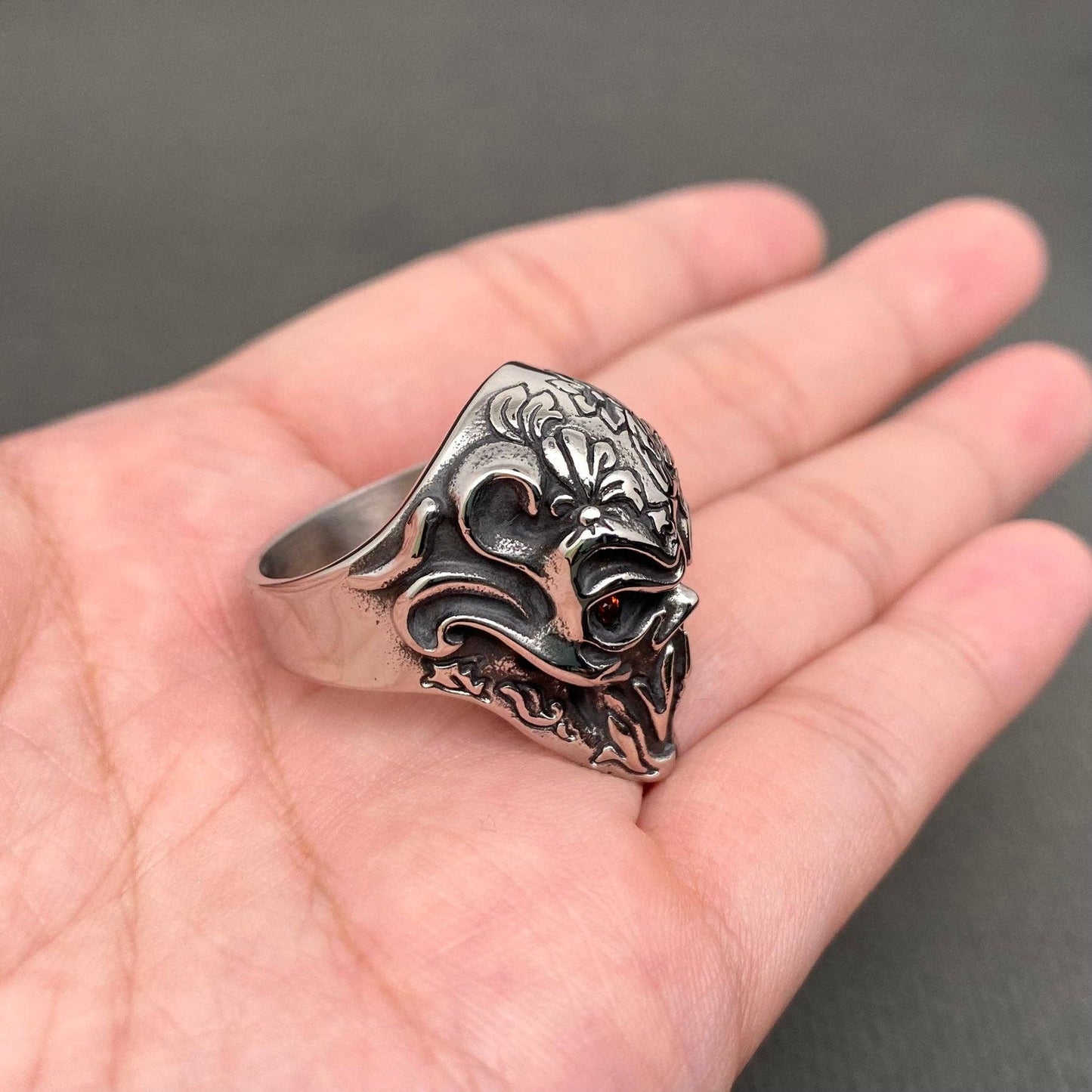 Red Eye Skull Men's Stainless Steel Ring