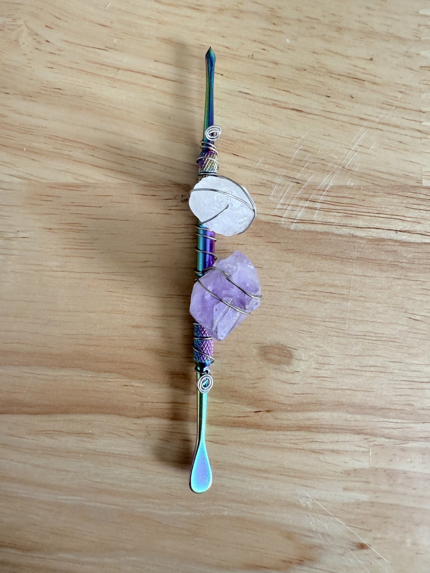 Hand Beaded Iridescent Dabber-With Quartz and Amethyst Stone Accents