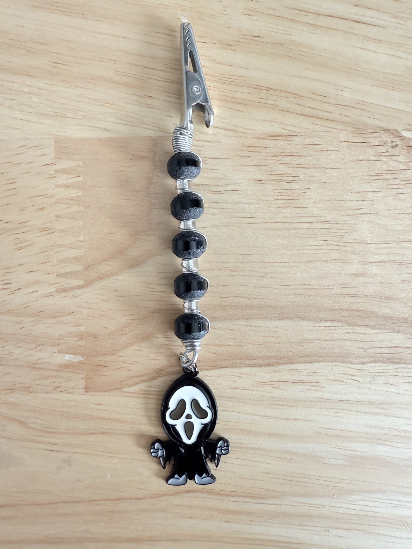 Handmade Smoking Clip-Black Moon Accent Beads with a Scream Charm